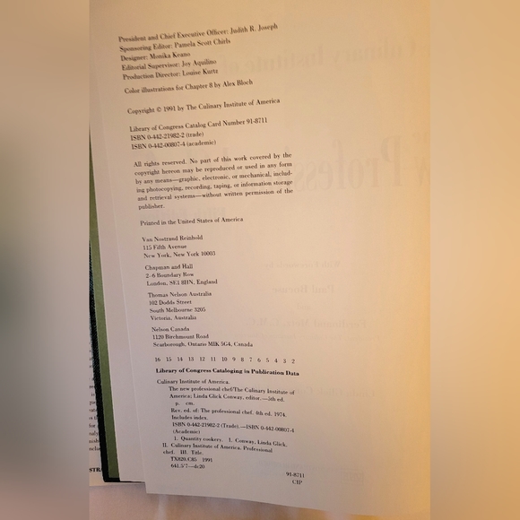 The Culinary Institute of America, The New Professional Chef, Fifth Edition - Picture 2 of 8